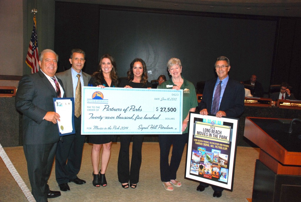 From left to right: Long Beach Mayor Bob Foster; George Chapjian, Director of Long Beach Parks, Recreation & Marine; Stefanie Gillett, Signal Hill Petroleum Communications Specialist; Debra Montalvo Russell, Signal Hill Petroleum Director of Community Relations; Trina Schoonmaker, Partner of Parks Board President; Drew Satariano, Partners of Parks Executive Director